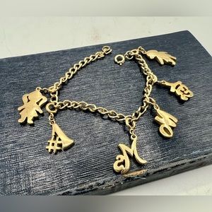 Vintage gold tone charm bracelet 7.75” boy girl yes no Ms #1